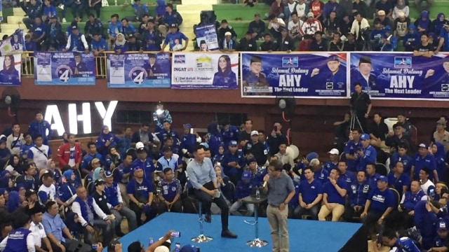 Rocky Gerung: Saya Ingin Foto AHY Digantung di Istana 2024