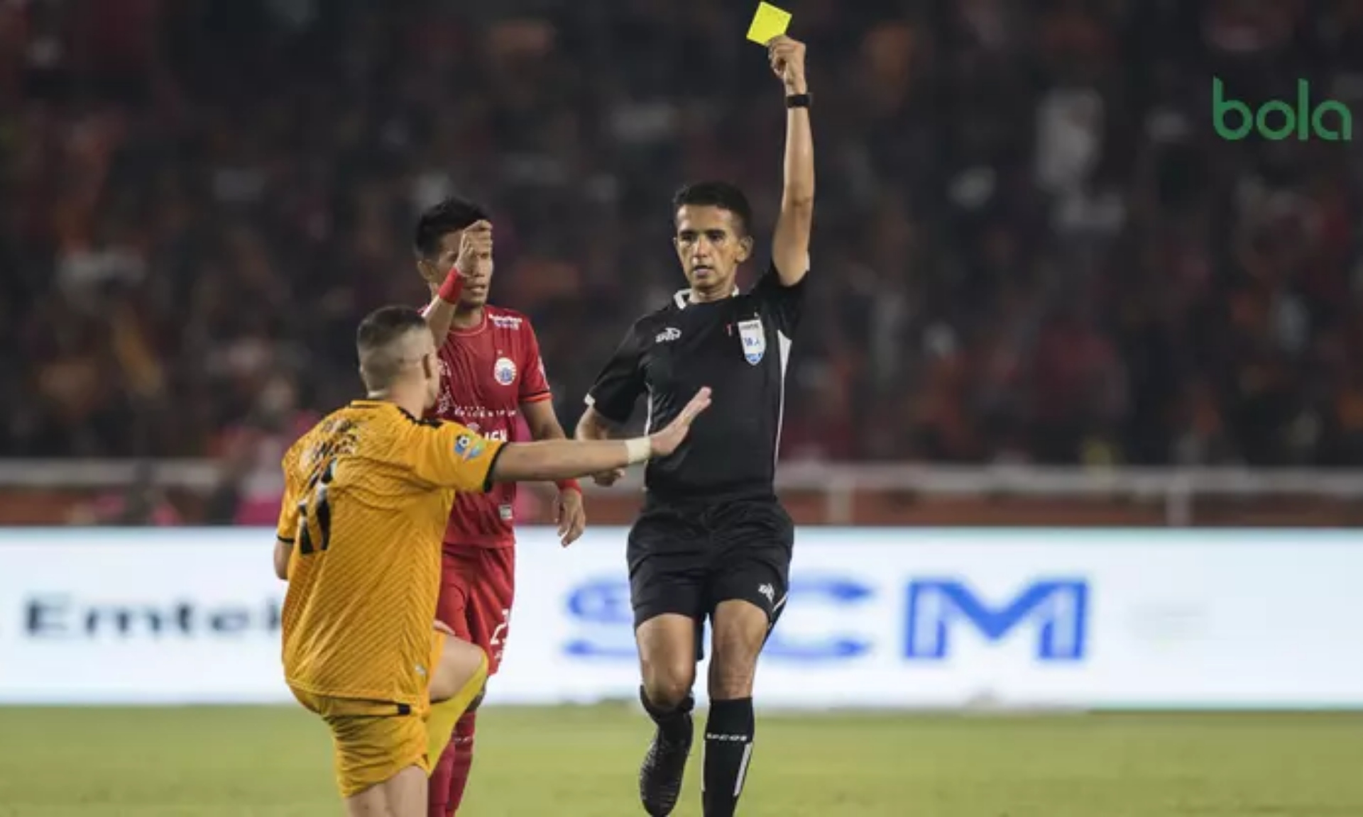 Thoriq Alkatiri Terpilih Sebagai Wasit Terbaik Liga 1 2018