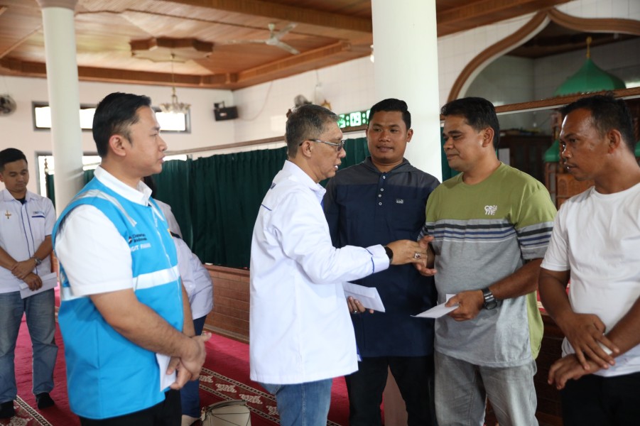 Sinergi untuk Negeri, Forum BUMN Riau dan PLN UID Riau–Kepri Salurkan Bantuan Kemanusiaan di Palembayan