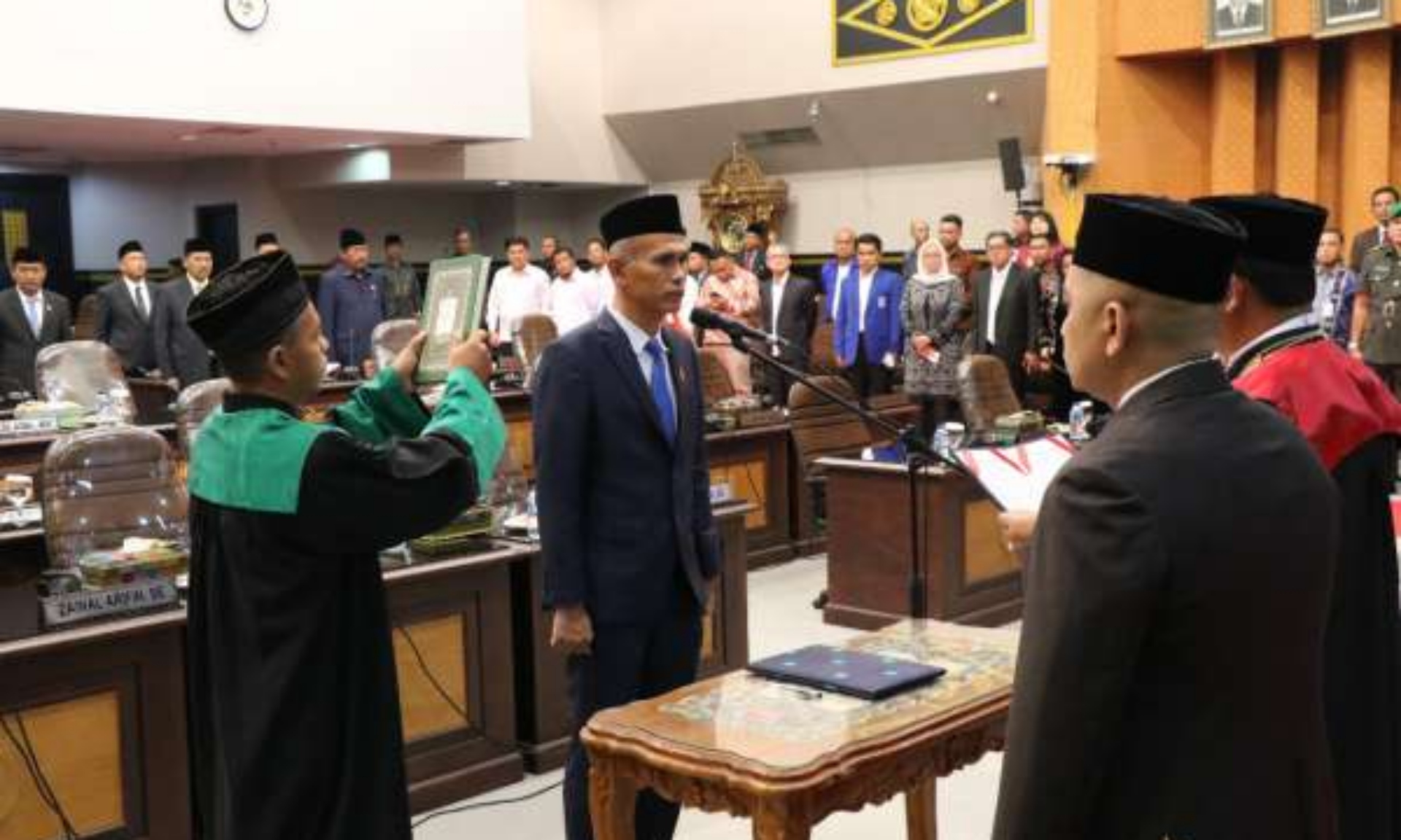 Ir Nofrizal Dilantik dan Diambil Sumpah Jadi Wakil Ketua DPRD Pekanbaru