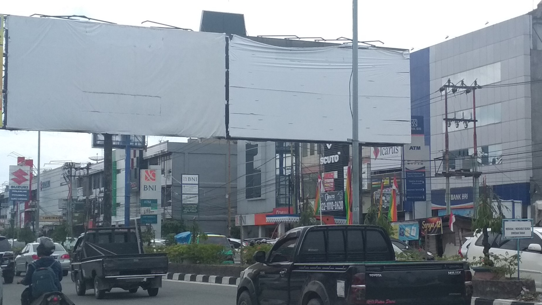 Diinstruksikan Wako, Satpol PP Pekanbaru Akan Potong Bando di Jalan Tuanku Tambusai