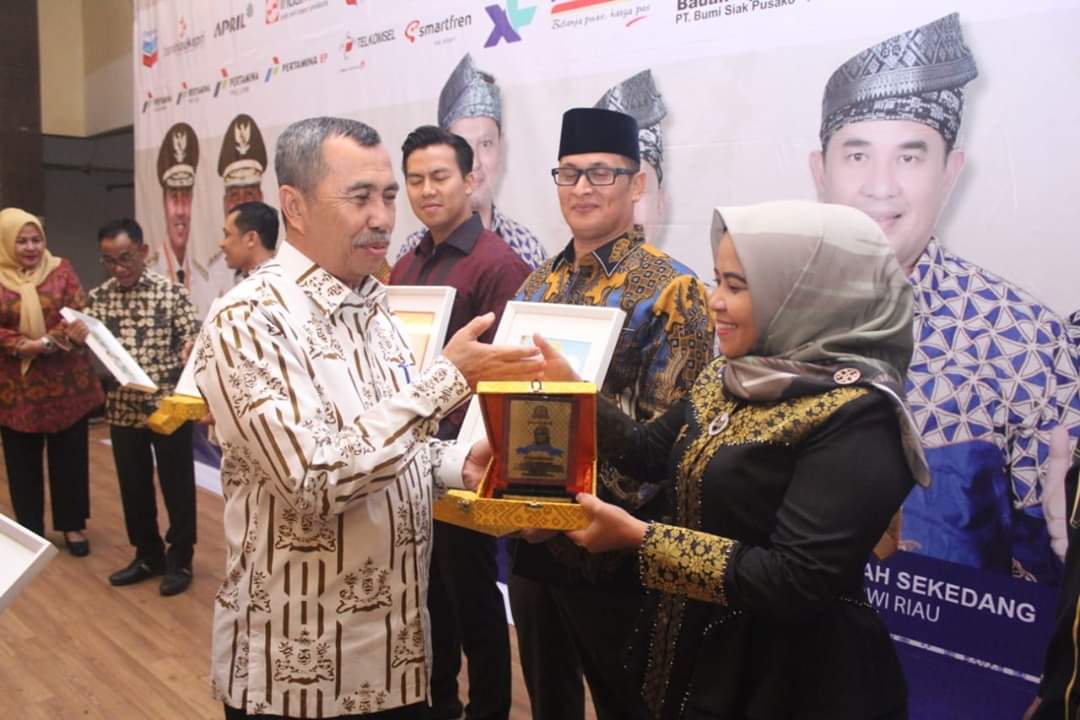 Miliki Hubungan Yang Harmonis Dengan Masyarakat dan Pers, Ida Yulita Susanti Raih SPS Award