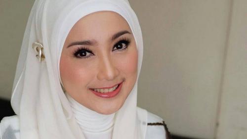 Enggan Bahas Irwan Mussry, Desy Ratnasari Pilih Fokus Nyaleg