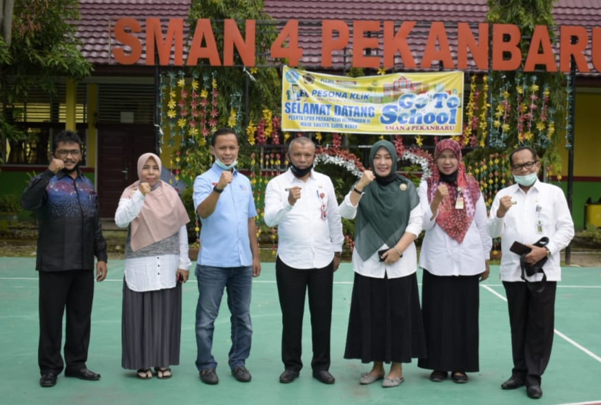 Pantau PPDB SMAN 4 Pekanbaru,  Kadisdik Riau Apresiasi Kerja Panitia PPDB Sekolah