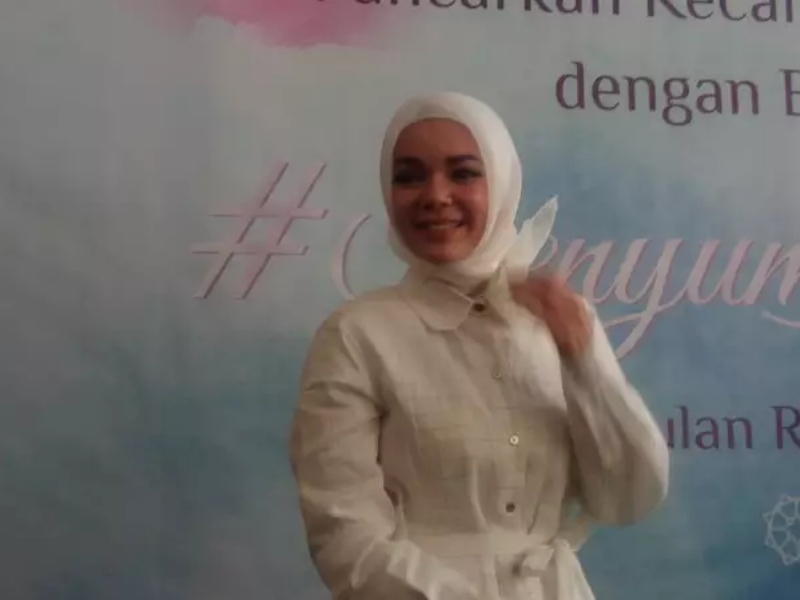 Demi Fokus Ibadah, Dewi Sandra Siap Kurangi Pekerjaan di Bulan Ramadan