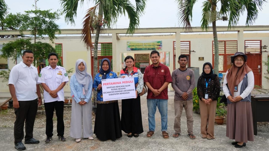 Pertamina Patra Niaga Kilang Sungai Pakning Bantu Pemulihan SMP yang Terdampak Puting Beliung