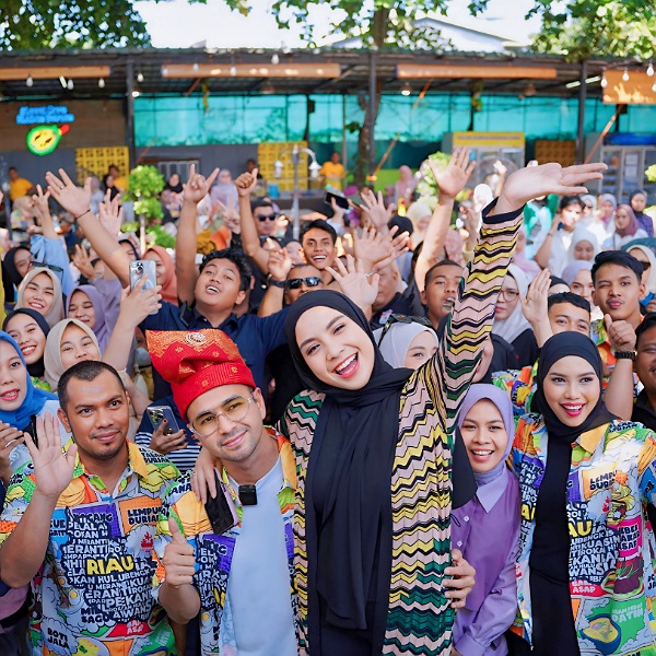 Hadir di Meet and Greet Rojo Sambel Pekanbaru, Raffi dan Nagita Semangati Pelaku UMKM