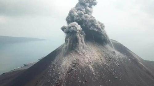 Gunung Anak Krakatau 29 Kali Meletus Sejak Kemarin