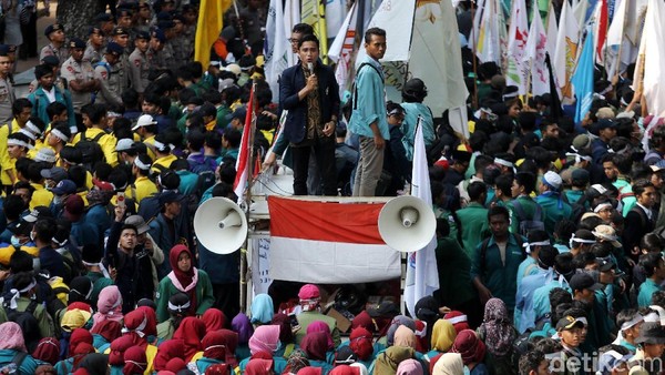 Mahasiswa Akan Demo Istana Hari Ini, Tuntut Perppu Cipta Kerja