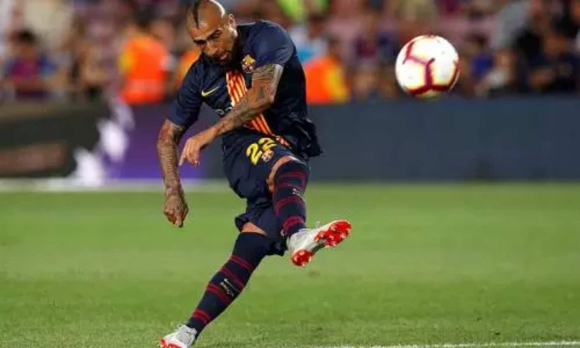 Barcelona Sodorkan Kontrak Baru untuk Arturo Vidal