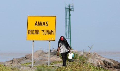 Pergerakan Lempeng Mengarah ke Gempa-Tsunami di Selatan Jawa