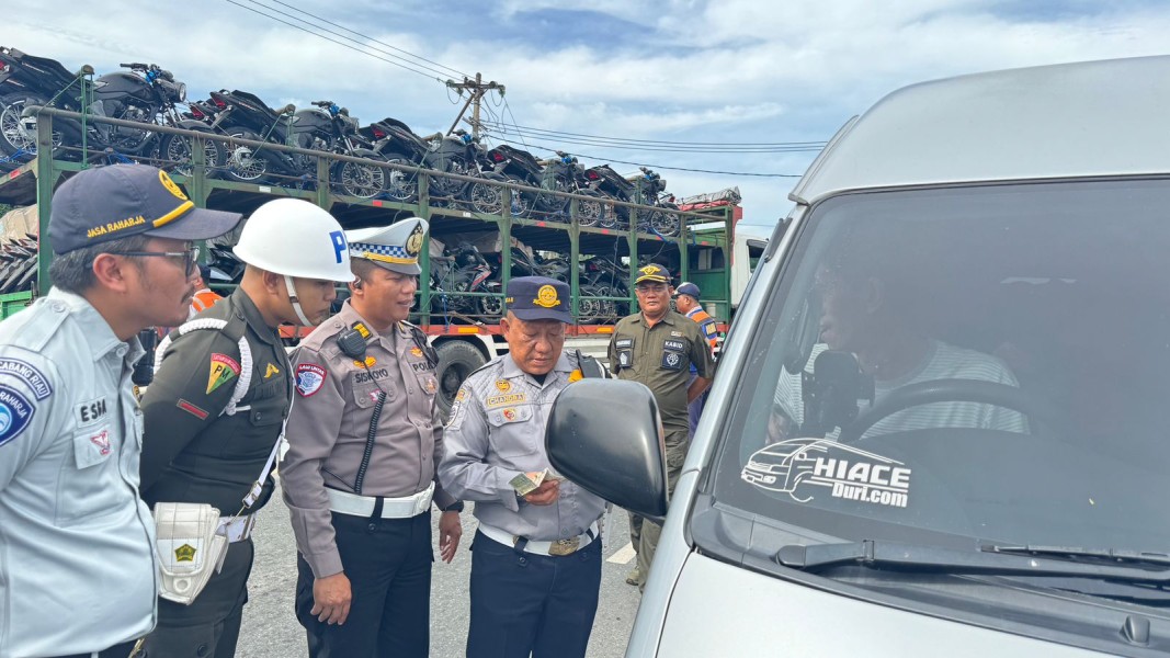 Satgas Gakkum Ops Patuh Lancang Kuning 2025 Polda Riau Tindak 48 Pelanggaran di Jalintim Tenayan Raya