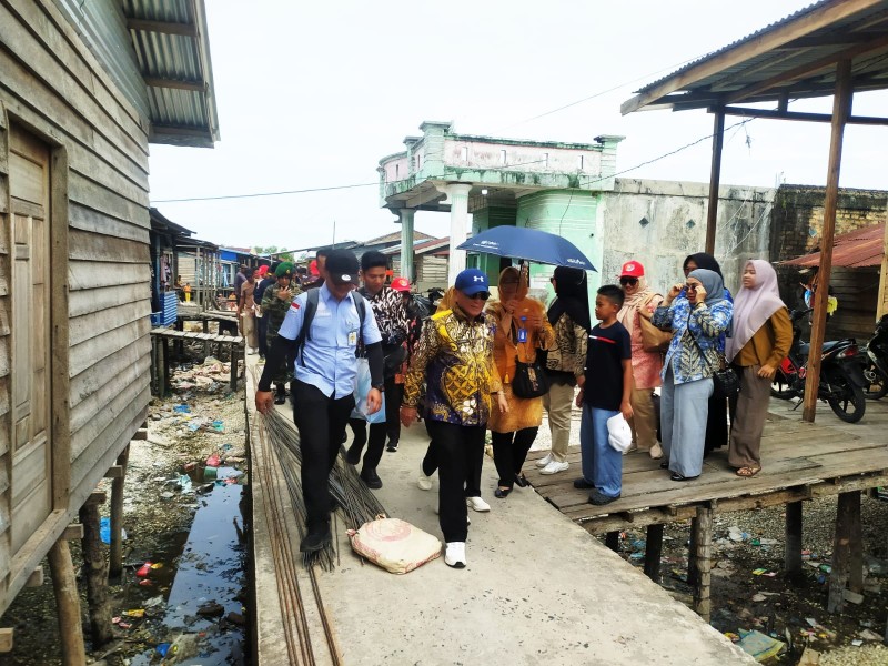 Didampingi Ketua TP PKK, Bupati Rohil Bistamam Lakukan Kunjungan Kerja ke Palika