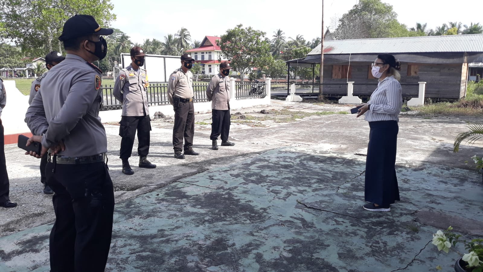 Personel Polsek Kuala Kampar Diedukasi Penanganan Covid-19 oeh Puskesmas