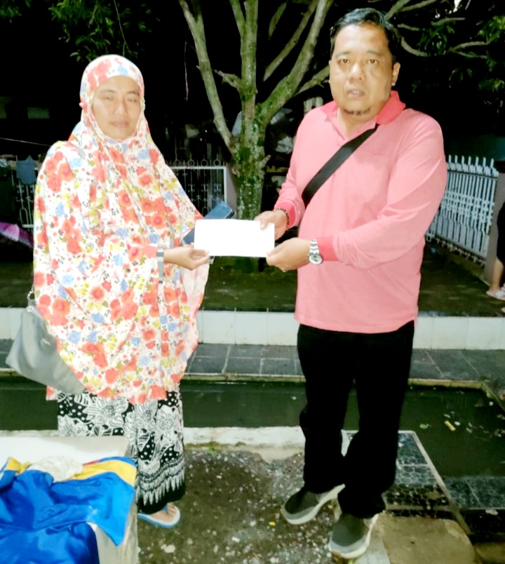 YLPI Riau Serahkan Langsung Bantuan Untuk Korban Gempa Cianjur