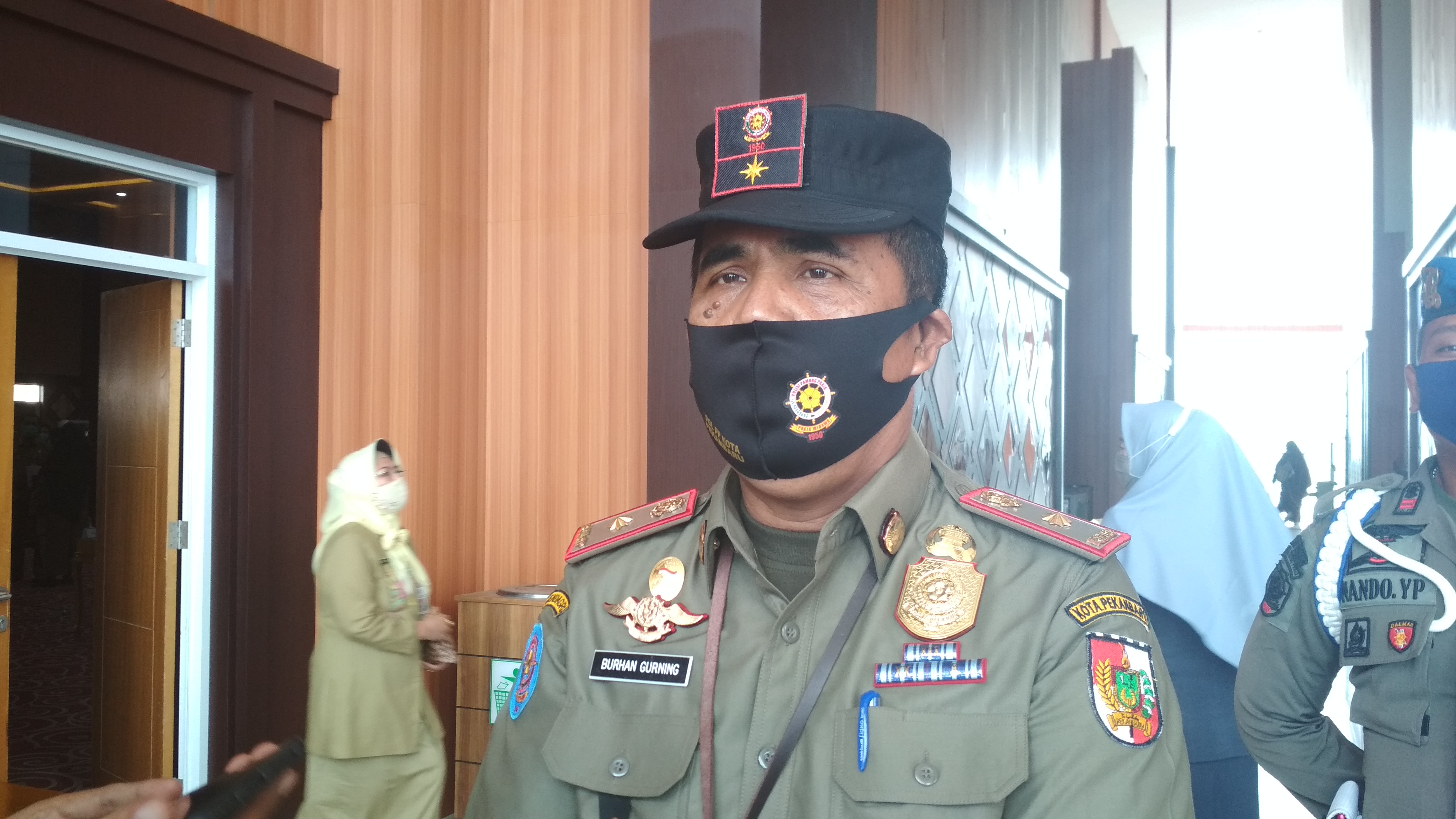 Diduga Mencuri dan Pungli, Satpol Pekanbaru Serahkan Sanksi Dua Anggotanya ke BKPSDM