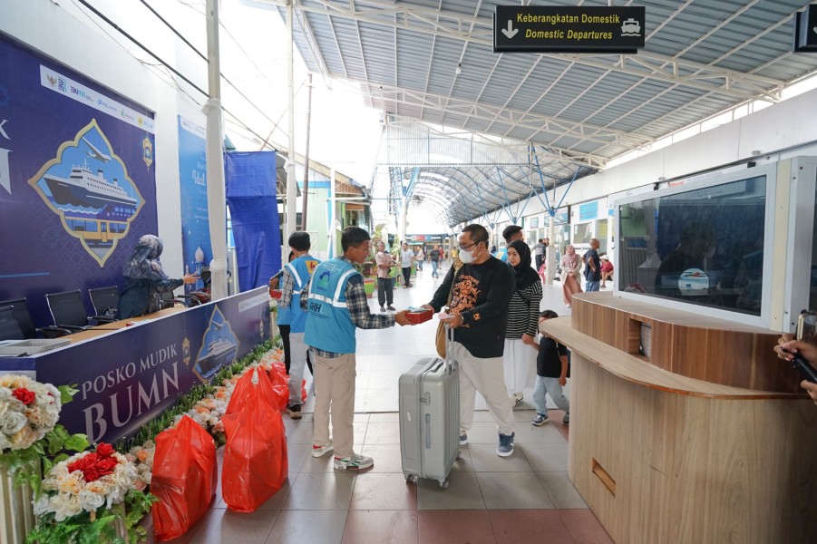 Mudik Bersama BUMN 2025: Kolaborasi PLN, Pelindo dan Pupuk Indonesia Hadirkan Beragam Fasilitas & Layanan di Pelabuhan Tanjung Balai Karimun