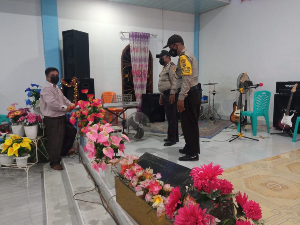 Kegiatan Ibadah Tahun Baru di 10 Gereja Kecamatan Langgam di Pantau Polisi