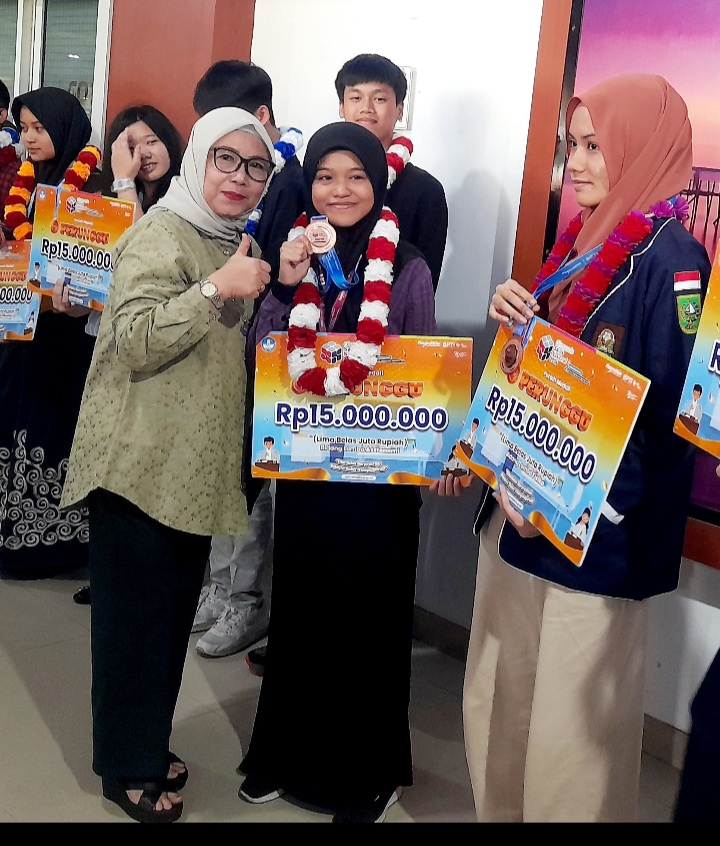 Banggakan Riau, 4 Siswa MAN 2 Pekanbaru Raih Medali di OSN SMA TIngkat Nasional di Jakarta