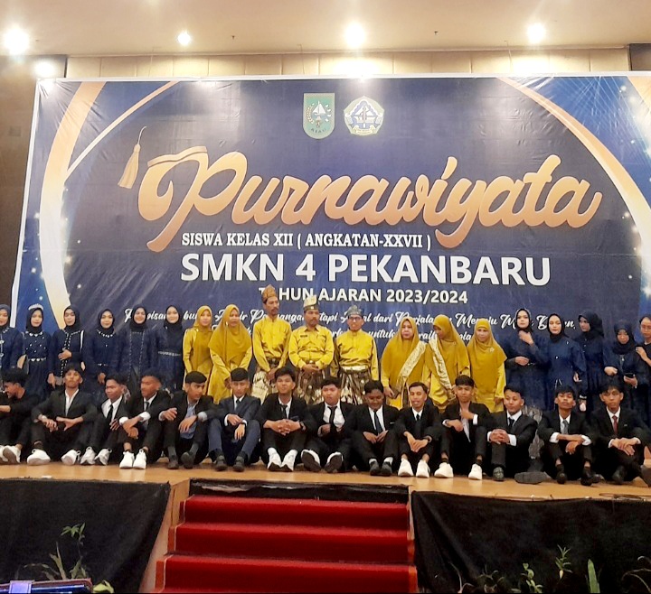 Selesai Studi, 504 Siswa SMKN 4 Pekanbaru Gelar Acara Purnawiyata