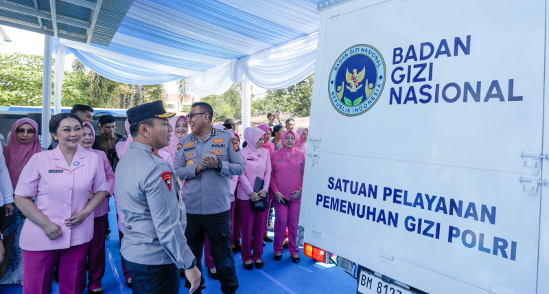 Irjen Herry Heryawan Resmikan Dapur SPPG Polda Riau