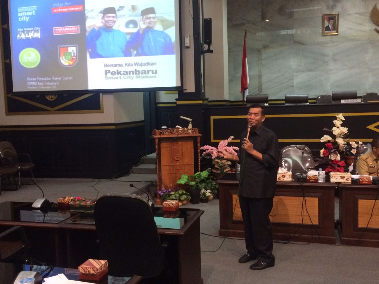 Dewan Minta Penjelasan Konsep Smart City, Walikota Pekanbaru Putar Jingle
