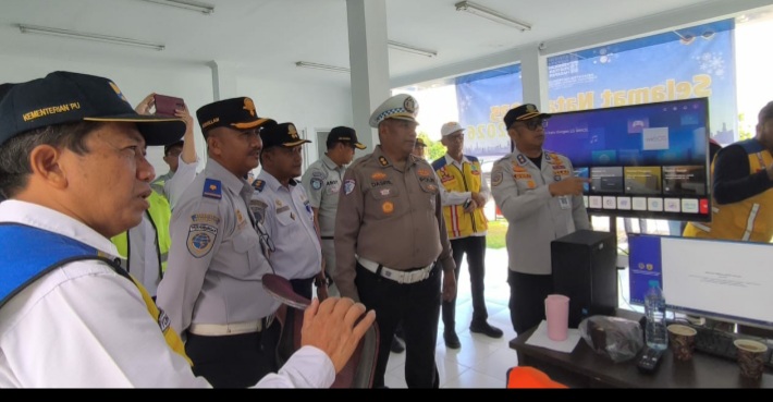 Ditlantas Polda Riau Bersama Instansi Terkait Survei Jalan dan Pantau Arus Lalu Lintas Jelang Nataru di Pelalawan