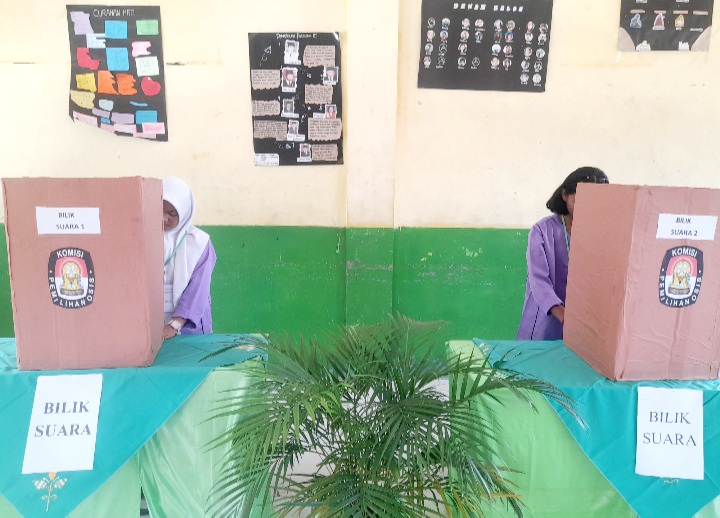 Pemilihan Ketua OSIS SMAN 13 Pekanbaru Persis Pemilu, Kepsek: Kita Ajarkan Cara Berdemokrasi yang Benar