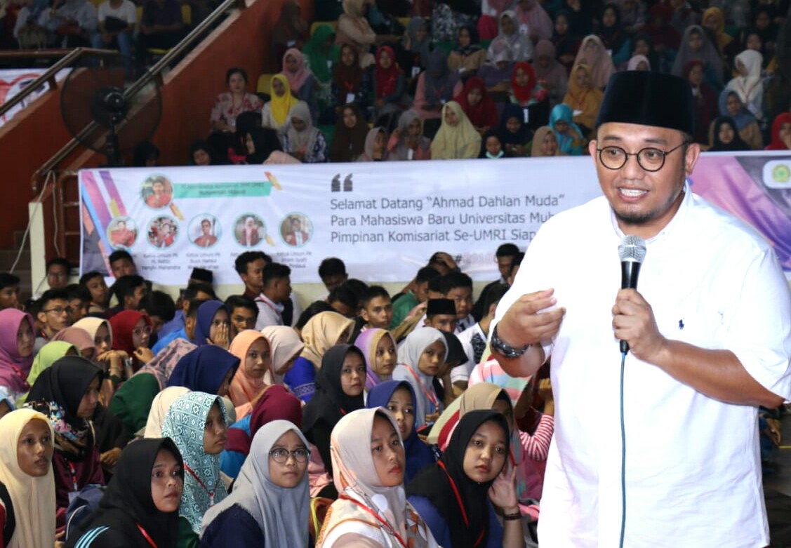 Dua Tokoh Muda Muhammadiyah Semangati Mahasiswa Baru UMRI