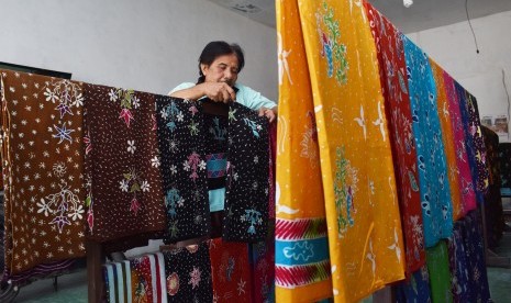 Perajin Batik Lokal Kian Tergerus Tekstil Impor