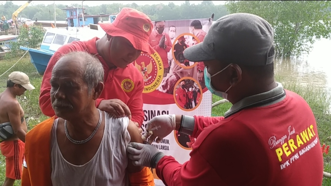 Binda Riau Bersama Organisasi Pemuda Gelar Vaksinasi Covid-19