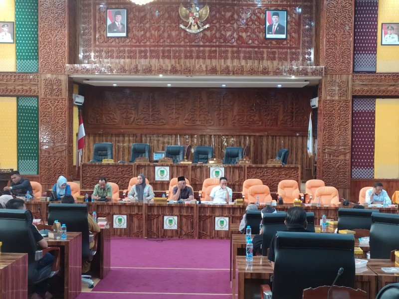 Komisi D DPRD Rohil Gelar RDP, Hadirkan Eks Karyawan PT SPRH dan Kepala Disnaker