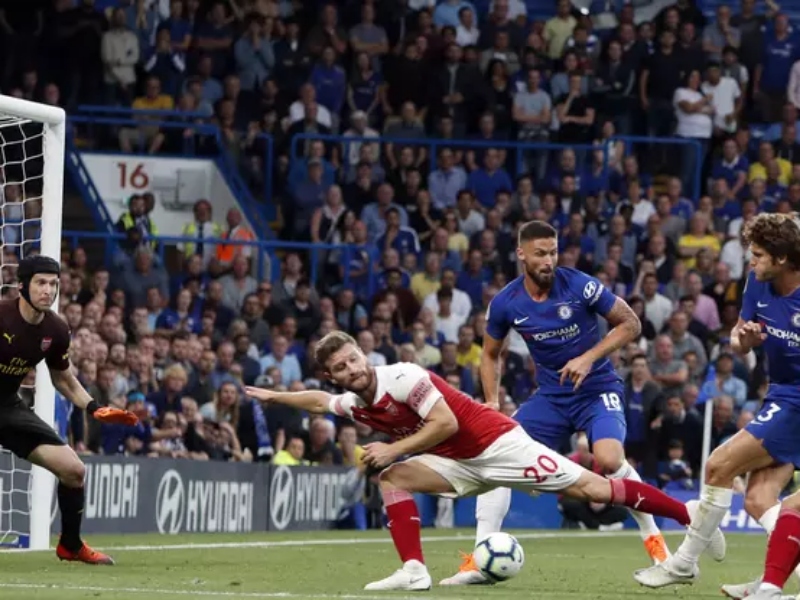 Chelsea Tekuk Arsenal 3-2