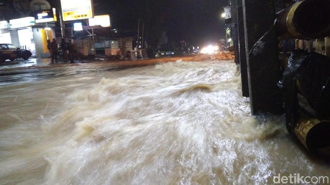 Garut Terendam Banjir, Lalu Lintas ke Bandung Dialihkan