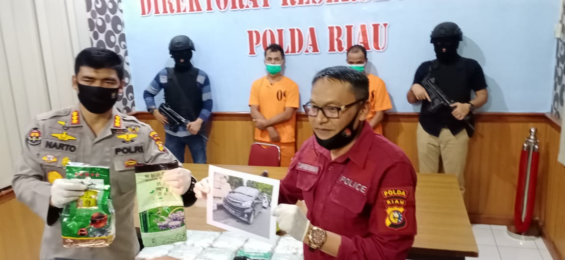 Dua Tersangka Ditahan, Polda Riau  Sita 15,8 Kg Sabu