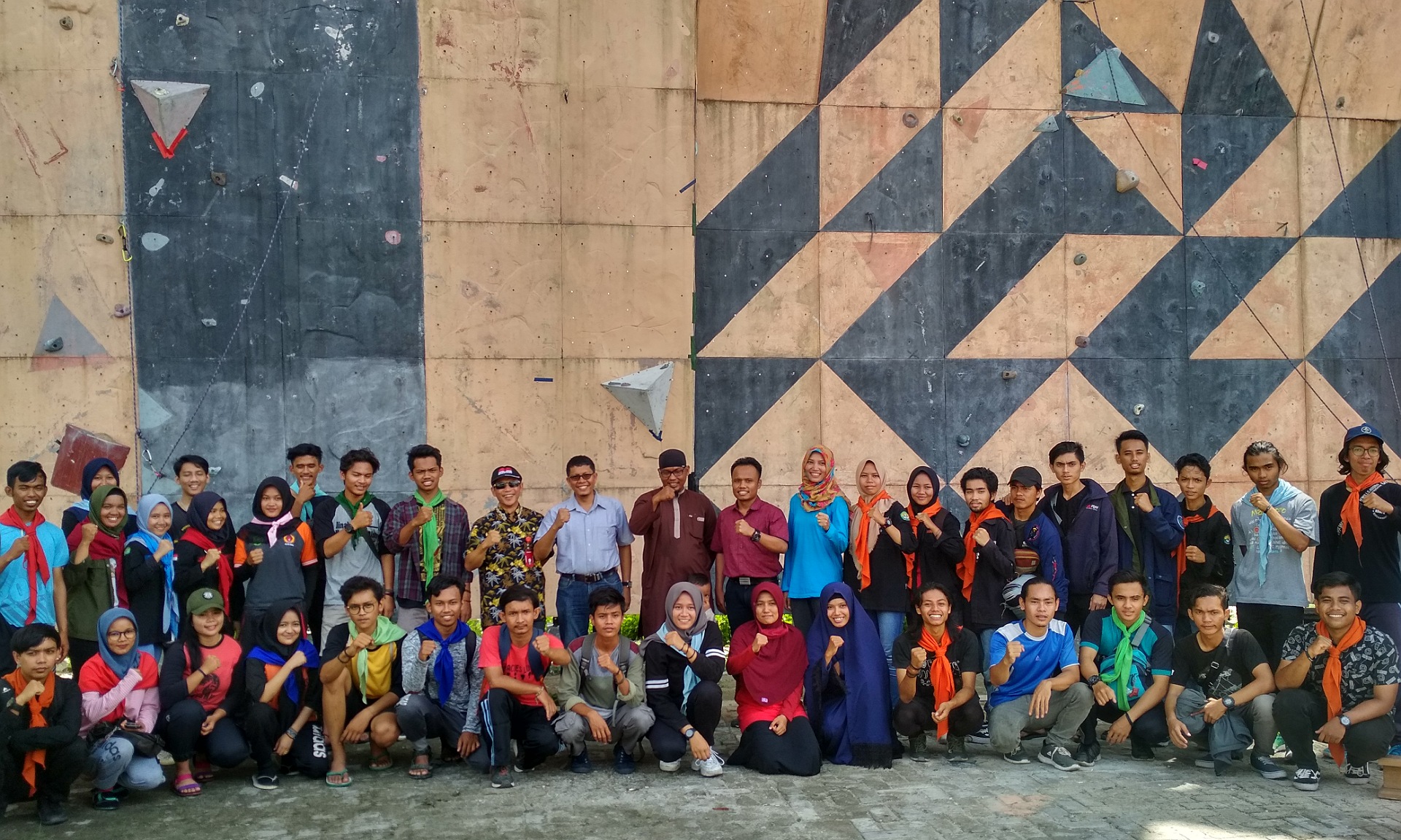 12 Klub dan 3 Kabupaten Ikuti Kejuaraan Panjat Tebing Pekanbaru Seri Ke-5