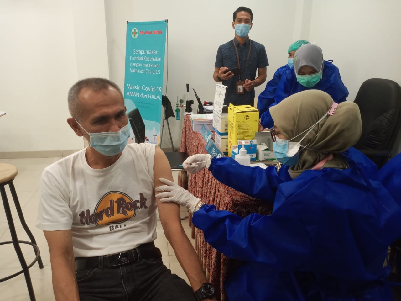 Anggota DPRD Kota Pekanbaru Ikuti Vaksinasi Tahap II
