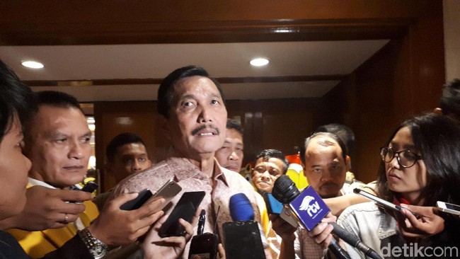 Luhut Tepis Fahri Soal Duit Gedung DPR Dilarikan ke 'Pesta IMF'
