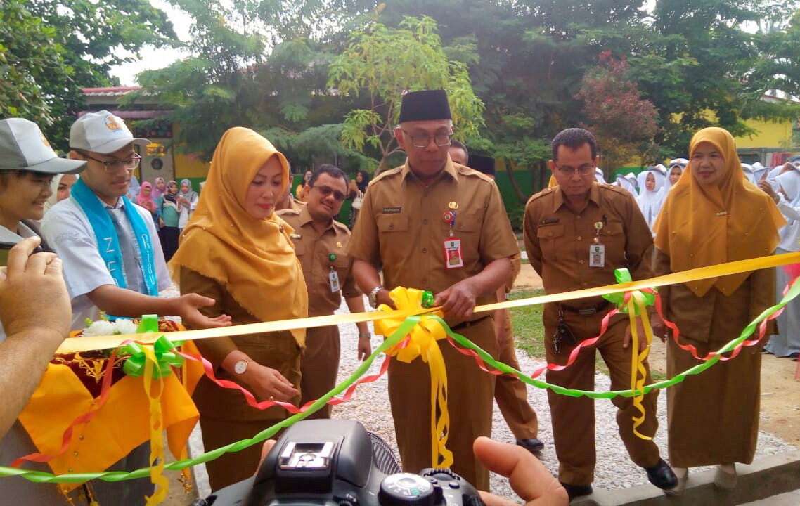 Dihadiri MKKS SMAN Pekanbaru, Gedung Baru Perpustakaan SMAN 4 dan RKB Diresmikan Kadisdik Riau