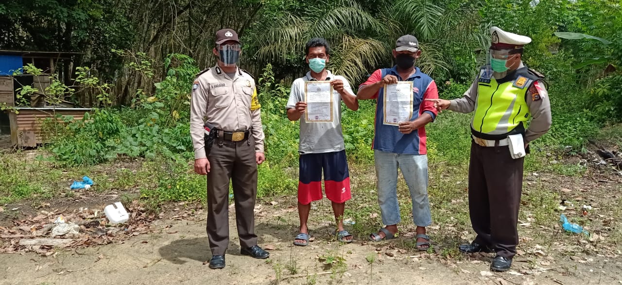 Polsek Pangkalan Kuras Lakukan Sosialisasi Maklumat Kapolda Riau Tentang Larangan Karhutla
