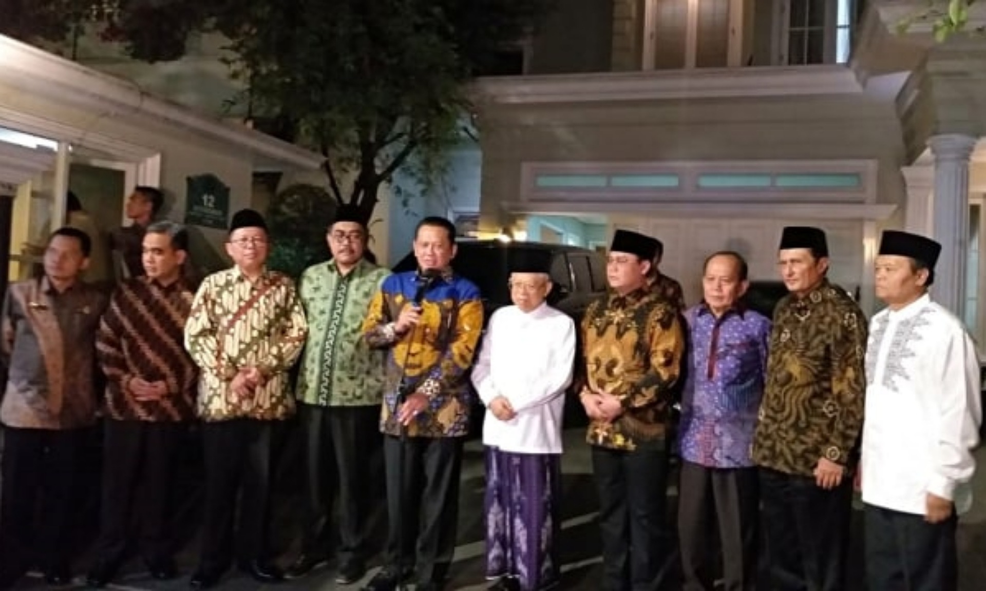 Hidayat Nur Wahid Pertanyakan Aturan ASN Tak Boleh Kritik Pemerintah