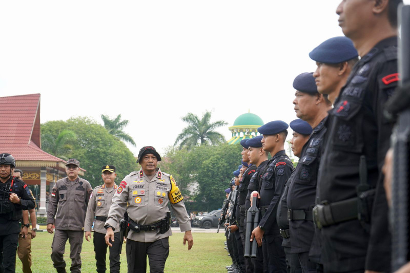 Wakapolda Riau Pimpin Apel Pengamanan Festival Pacu Jalur, Tekankan Pelayanan Humanis
