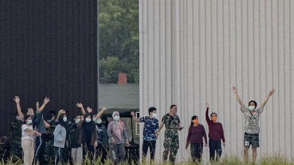 Warga Natuna Ramai-ramai Lepas 238 WNI dari Wuhan Usai Observasi