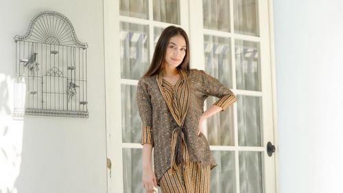 Luna Maya Dikabarkan Punya Pacar Baru, Begini Kata Melaney Ricardo