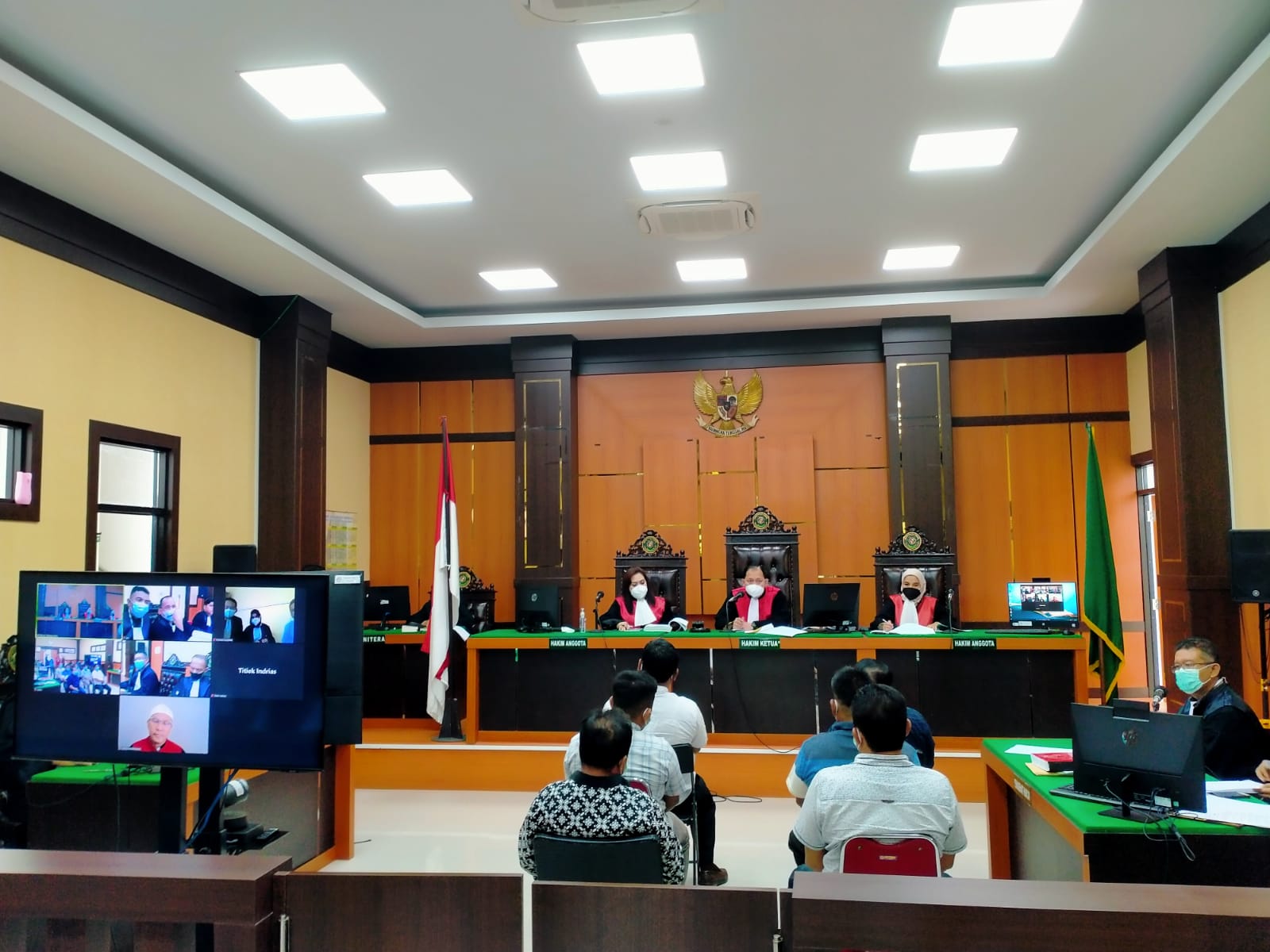 Serang PT Langgam, Dosen Universitas Riau Anthony Hamzah Di tuntut 3 Tahun Penjara