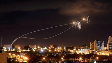 Israel Dihujani Roket dari Jalur Gaza Sepanjang Malam