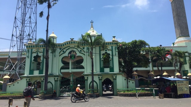 Panwaslu Awasi Jumatan Prabowo di Masjid Kauman Semarang