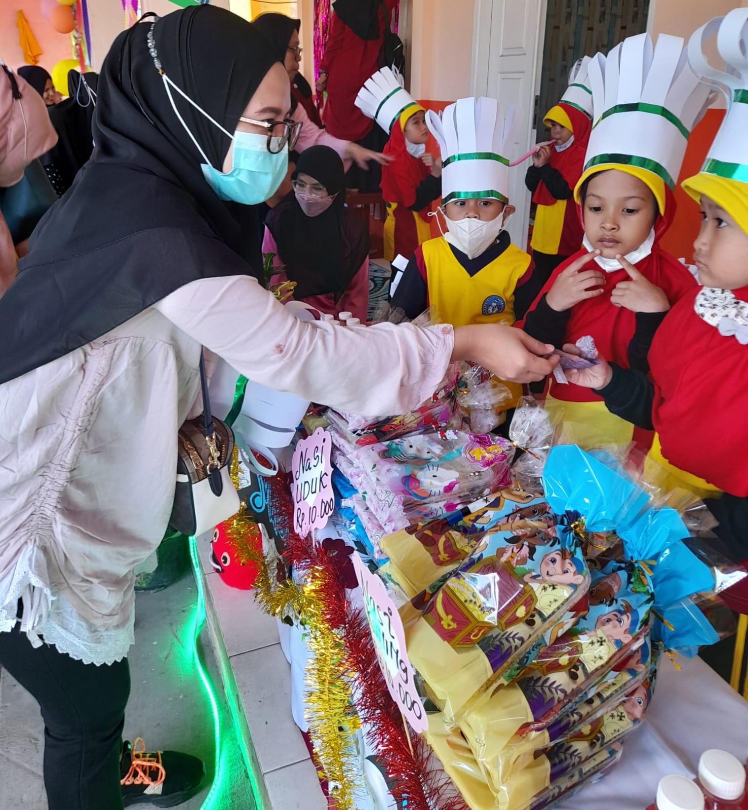 Market Day Siswa TK Islam YLPI Marpoyan Kenalkan Siswa Cara Membeli dan Berjualan Sejak Dini
