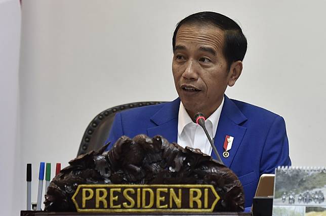 Jokowi: Kalau Menggunakan Pesawat Gak Boleh, Bagi Sepeda Gak Boleh Kita Taati Aturan