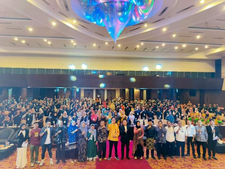 Festival Teater Berbahasa Melayu Riau  Model Pembelajaran Revitalisasi Bahasa Daerah